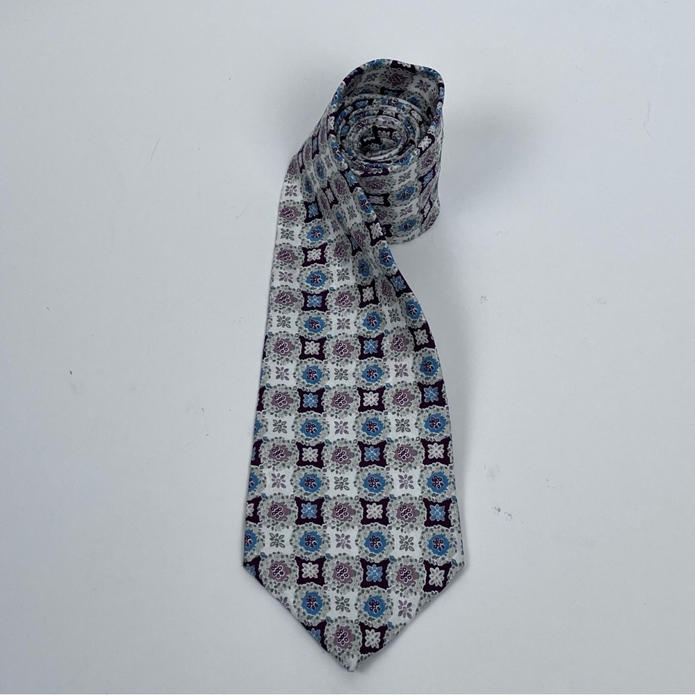 Oscar De La Renta Men's 100% Imported Silk Geometric Neck Tie; Designer, Formal